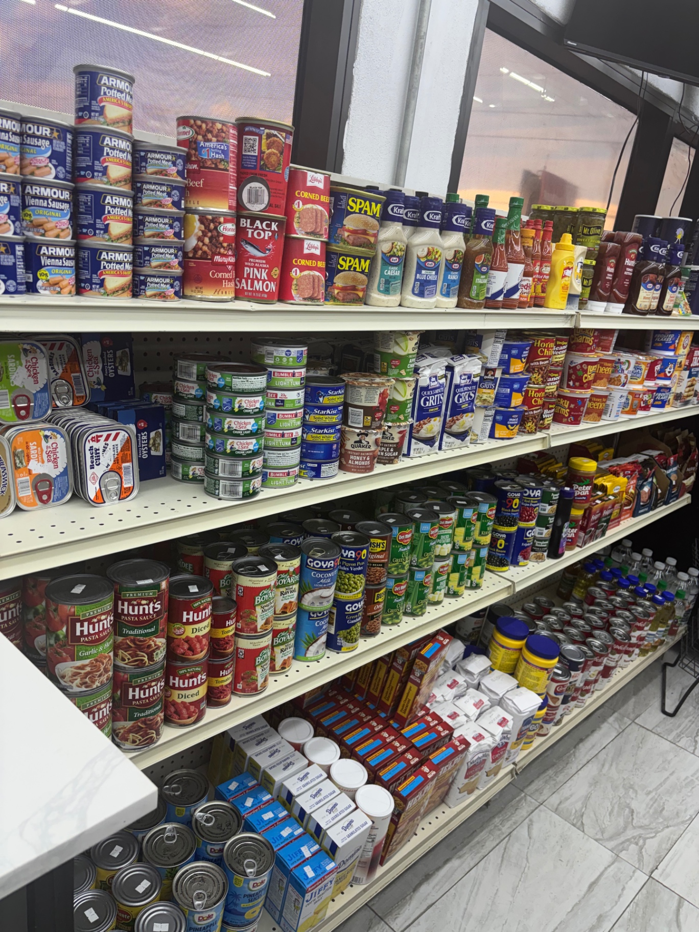Canned goods & pantry staples